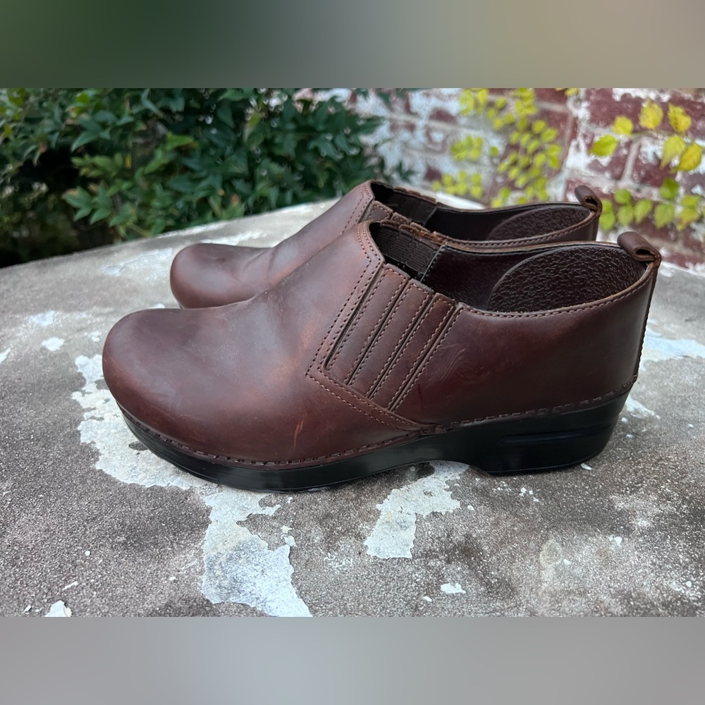 Dansko Women Clogs US Sz 8.5-9 EU 39 Brown w Side Comfort Panel